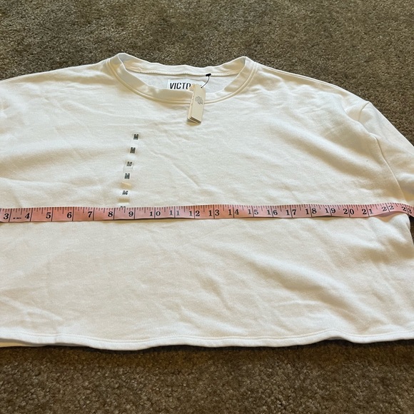 NWT Victoria secret sport crop long sleeve - Picture 3 of 5